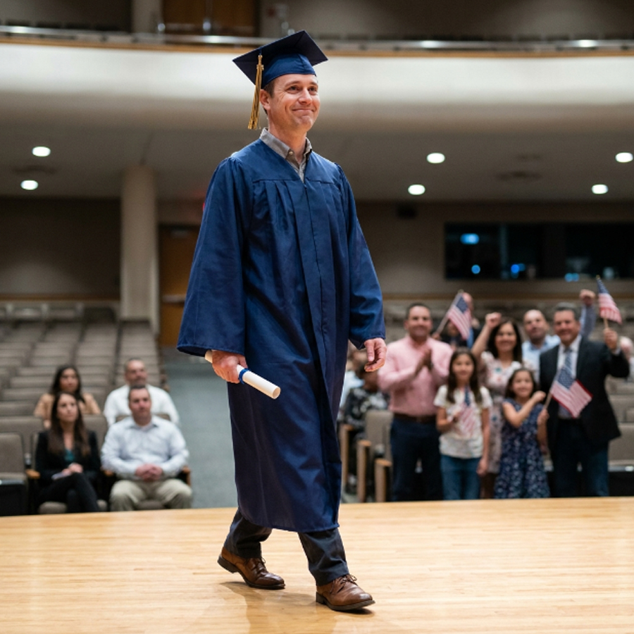 Nobody Came to My Graduation – Then My Wife Texted Me at the Worst Possible Moment